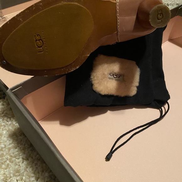 **FINAL SALE**UGG HEELED BOOTS. SIZE 8. COLOR: TAUPE - Picture 2 of 7